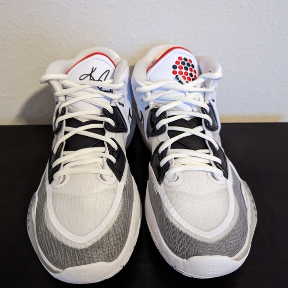 Nike Kyrie 8 Infinity Mens Basketball 2022 White Black CZ0204 101 - Picture 8 of 9